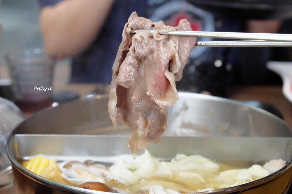 上官木桶鍋@台中朝富店┃台中西屯:北部以南第一間分店新開幕,甜蜜痛風鍋、大胃王套餐鍋霸氣上桌 @飛天璇的口袋 上官木桶鍋@台中朝富店┃台中西屯:北部以南第一間分店新開幕,甜蜜痛風鍋、大胃王套餐鍋霸氣上桌 @飛天璇的口袋