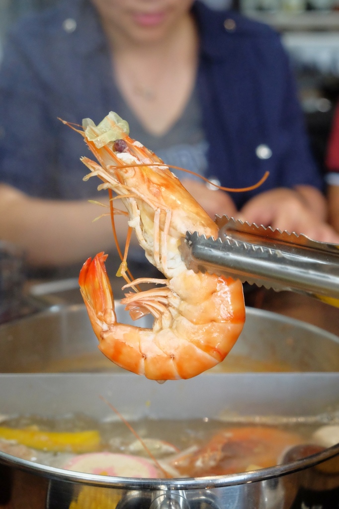 上官木桶鍋@台中朝富店┃台中西屯:北部以南第一間分店新開幕,甜蜜痛風鍋、大胃王套餐鍋霸氣上桌 @飛天璇的口袋 上官木桶鍋@台中朝富店┃台中西屯:北部以南第一間分店新開幕,甜蜜痛風鍋、大胃王套餐鍋霸氣上桌 @飛天璇的口袋