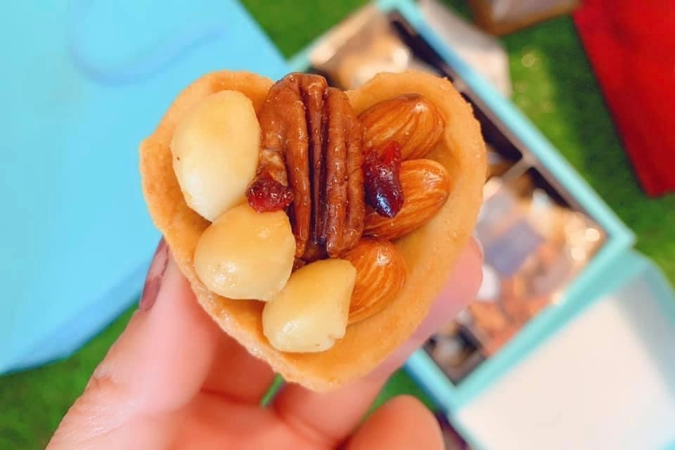 台中豐原｜義華鹹蛋糕．豐原老字號餅店，廟東伴手禮推薦 @飛天璇的口袋