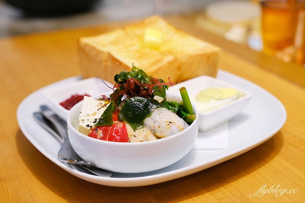 台中西屯｜目覺咖啡 mezamashikohi urban．日式無印良品風格目覺二店 @飛天璇的口袋