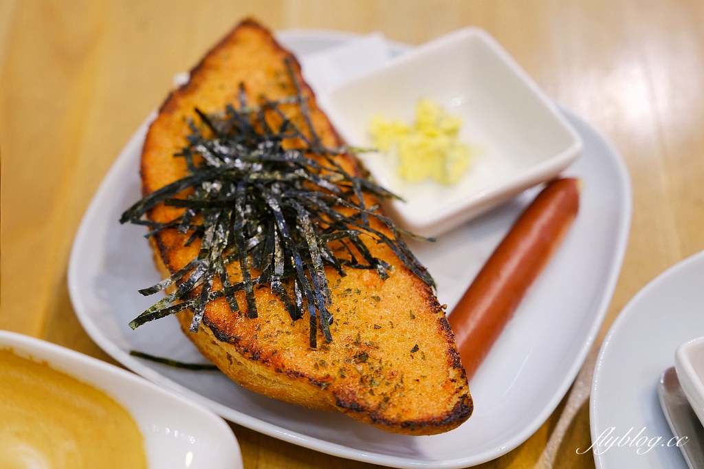 台中西屯｜目覺咖啡 mezamashikohi urban．日式無印良品風格目覺二店 @飛天璇的口袋