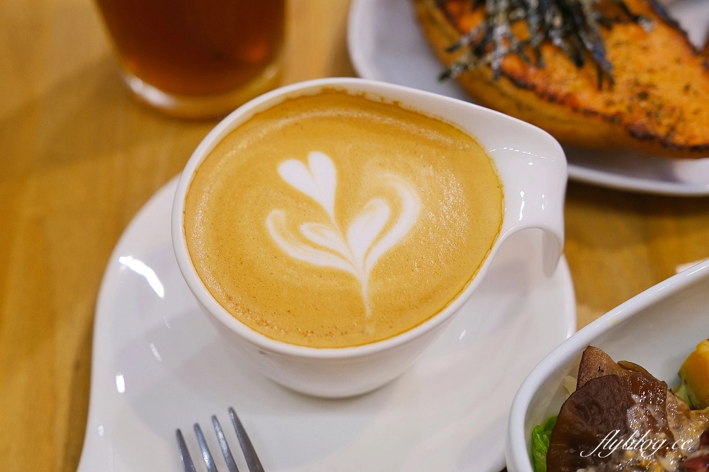 台中西屯｜目覺咖啡 mezamashikohi urban．日式無印良品風格目覺二店 @飛天璇的口袋