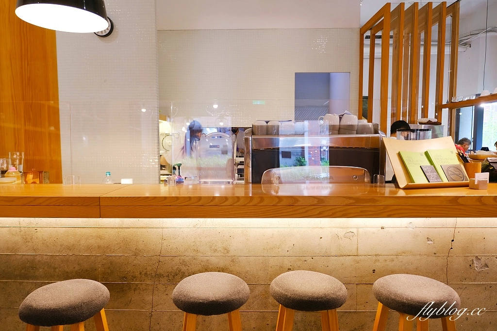 台中西屯｜目覺咖啡 mezamashikohi urban．日式無印良品風格目覺二店 @飛天璇的口袋