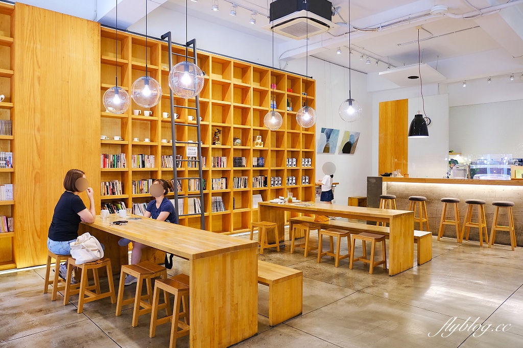 台中西屯｜目覺咖啡 mezamashikohi urban．日式無印良品風格目覺二店 @飛天璇的口袋