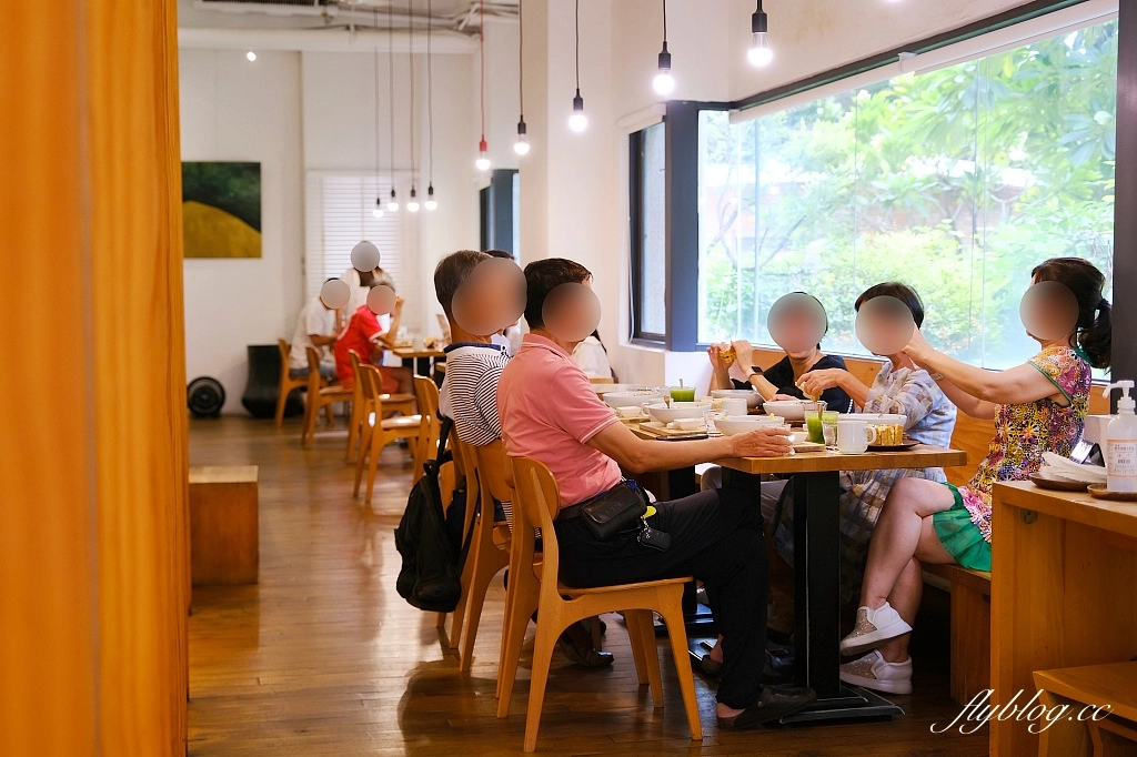 台中西屯｜目覺咖啡 mezamashikohi urban．日式無印良品風格目覺二店 @飛天璇的口袋