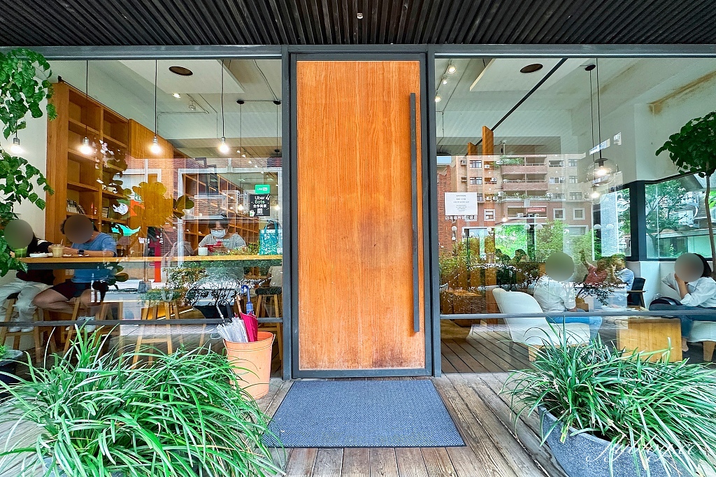 台中西屯｜目覺咖啡 mezamashikohi urban．日式無印良品風格目覺二店 @飛天璇的口袋