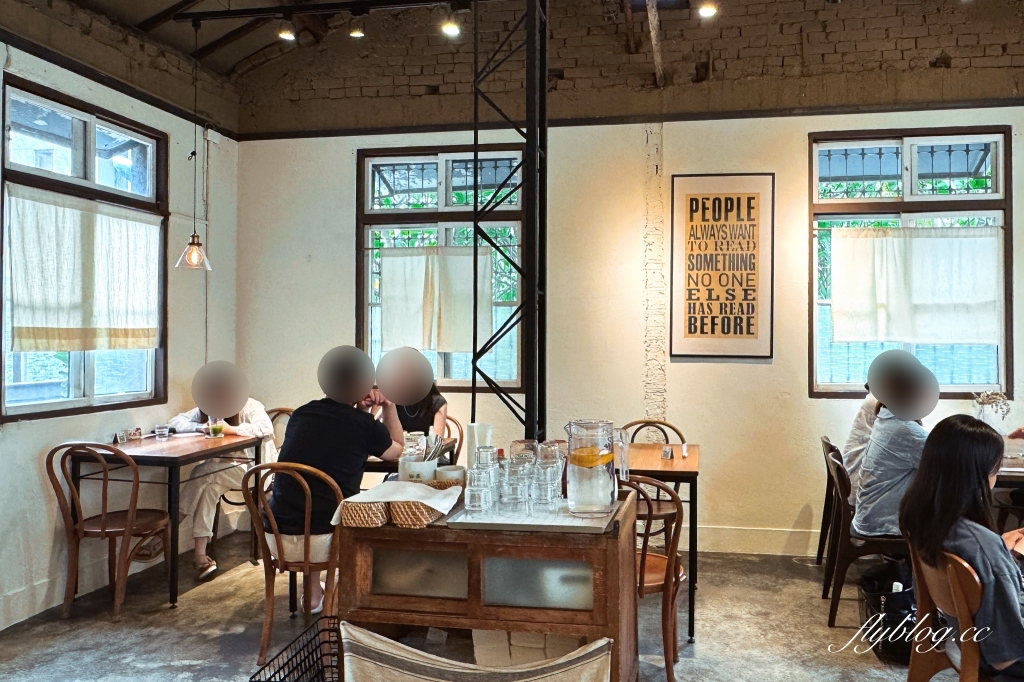 台中西區｜田樂小公園店．老宅改建早午餐店，坐擁公園綠意美景 @飛天璇的口袋