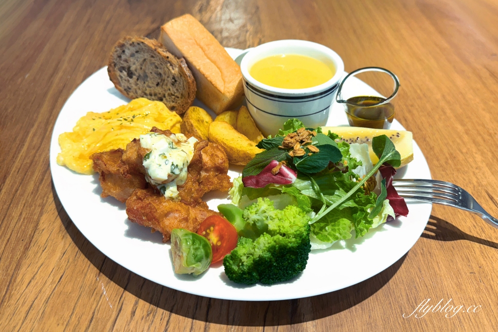 台中西區｜田樂小公園店．老宅改建早午餐店，坐擁公園綠意美景 @飛天璇的口袋