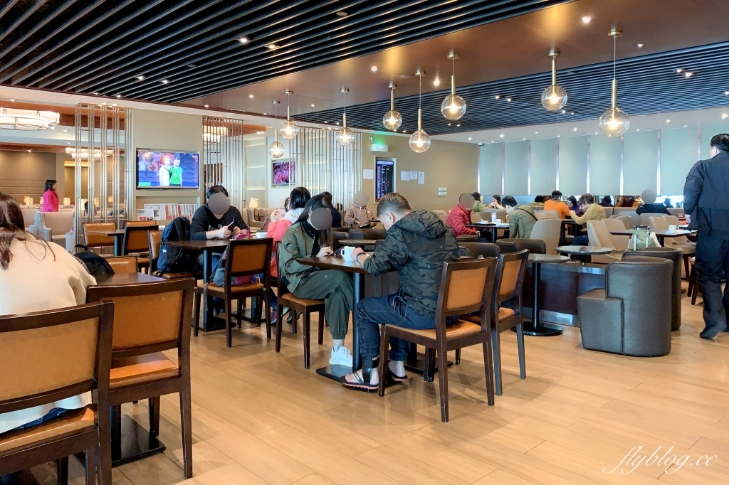 澳門路氹｜環亞機場貴賓室 Plaza Premium Lounge．澳門機場貴賓室，使用方式及餐點分享 @飛天璇的口袋