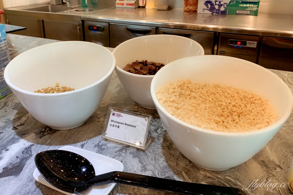 澳門路氹｜環亞機場貴賓室 Plaza Premium Lounge．澳門機場貴賓室，使用方式及餐點分享 @飛天璇的口袋