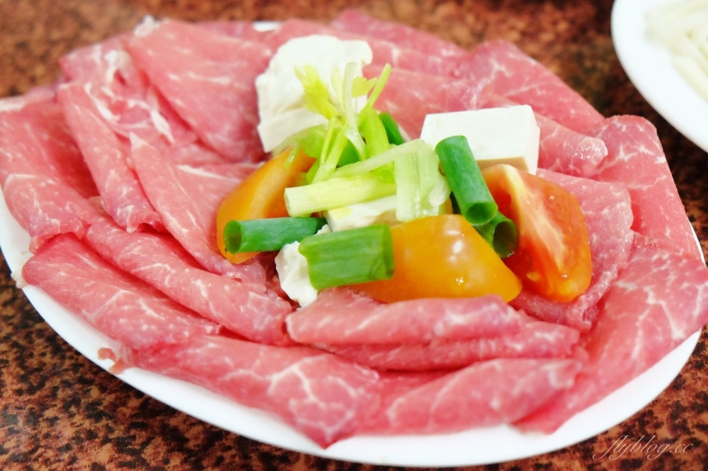 台中中區|台灣陳沙茶火鍋.電子街的隱藏版美食.很像在香港吃大排檔的感覺 @飛天璇的口袋 台中中區|台灣陳沙茶火鍋.電子街的隱藏版美食.很像在香港吃大排檔的感覺 @飛天璇的口袋