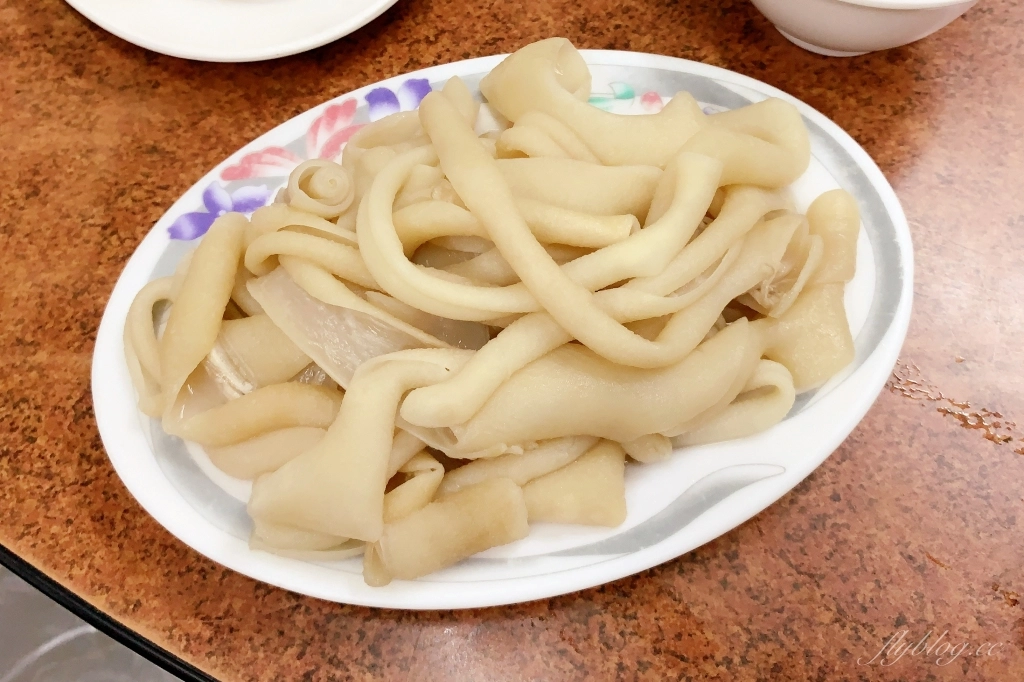 台中中區｜台灣陳沙茶火鍋．電子街的隱藏版美食．很像在香港吃大排檔的感覺 @飛天璇的口袋