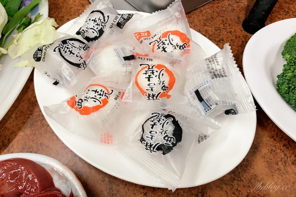 台中中區｜台灣陳沙茶火鍋．電子街的隱藏版美食．很像在香港吃大排檔的感覺 @飛天璇的口袋