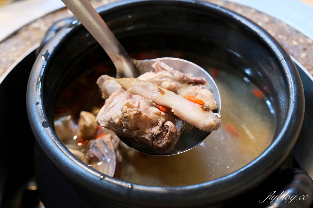 台中北屯｜潮州羅燒酒雞松竹店．近40年的好味道，各種鍋物吃得到 @飛天璇的口袋