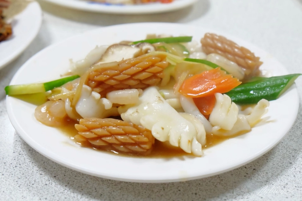 台中大雅｜復興餐廳．清泉崗60年的眷村美食，排隊也要吃到的好味道 @飛天璇的口袋