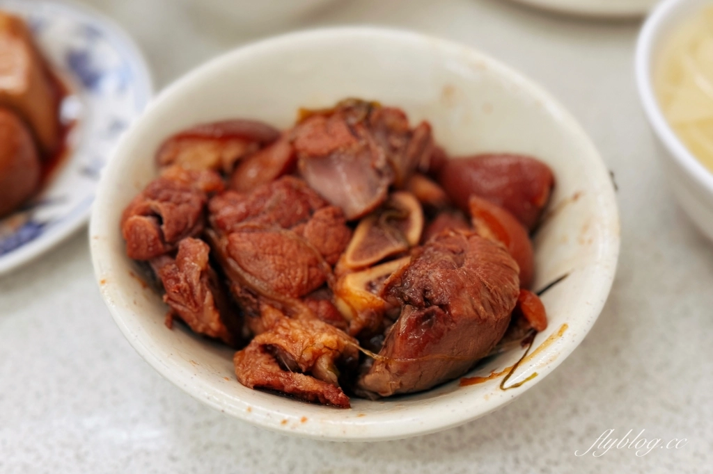 台中北區｜東興市魯肉義．台中爌肉飯名店之一，營業到早上4點台中宵夜推薦 @飛天璇的口袋