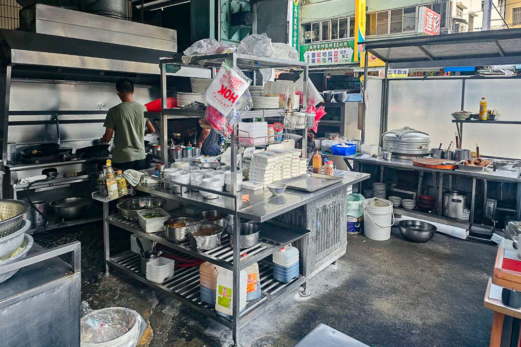 台中太平｜原味鴨肉飯．快炒類只要百元上下，太平建材行裡的銅板美食 @飛天璇的口袋