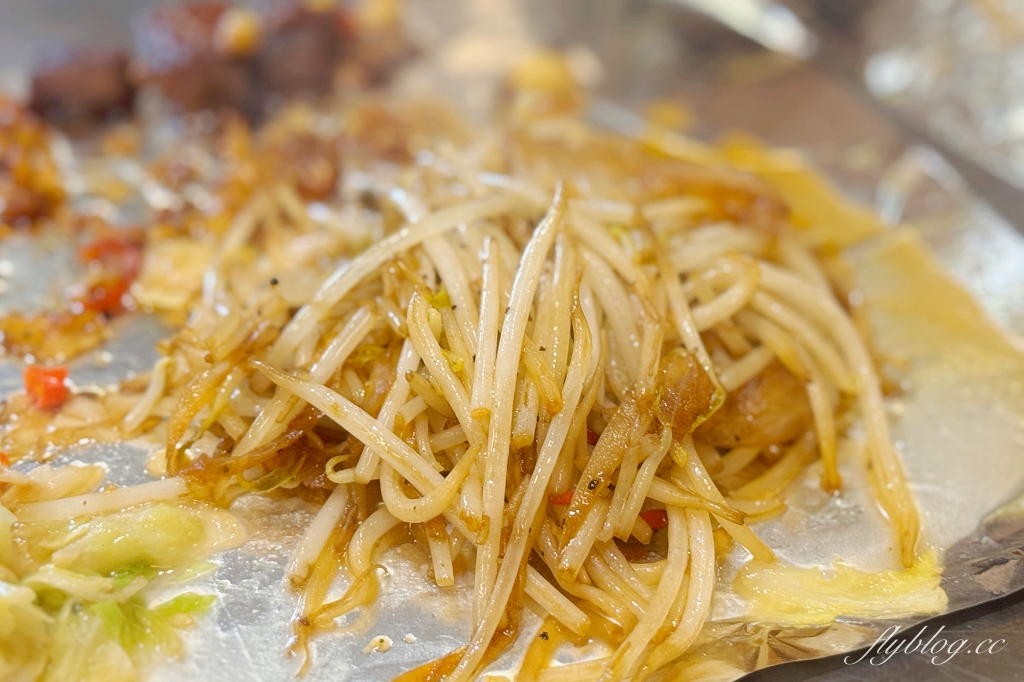 台中北屯｜嘉賓平價鐵板燒．還沒營業就在排隊，水湳大連路鐵板燒傳奇 @飛天璇的口袋