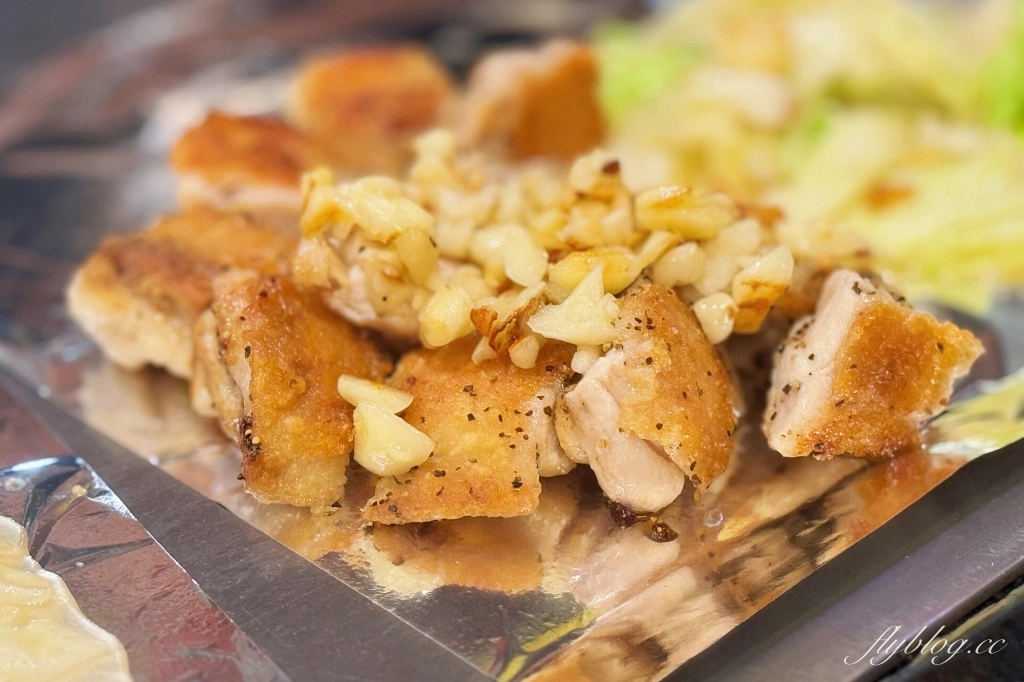 台中北屯｜嘉賓平價鐵板燒．還沒營業就在排隊，水湳大連路鐵板燒傳奇 @飛天璇的口袋