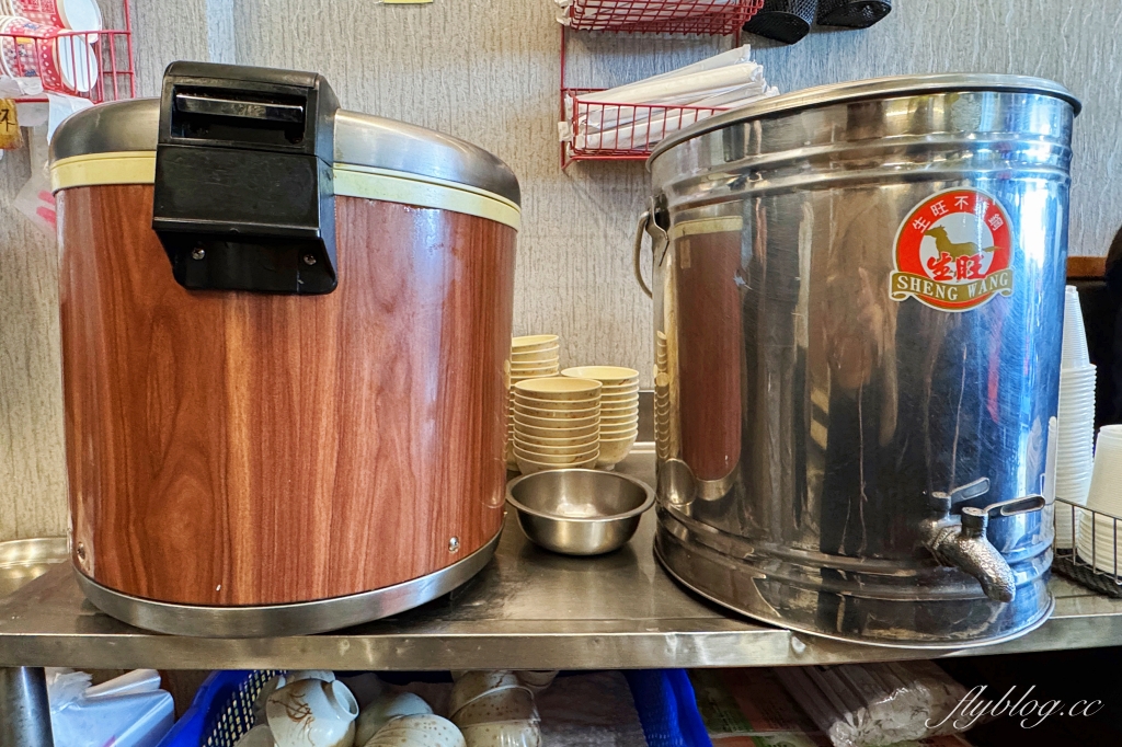 台中北屯｜嘉賓平價鐵板燒．還沒營業就在排隊，水湳大連路鐵板燒傳奇 @飛天璇的口袋