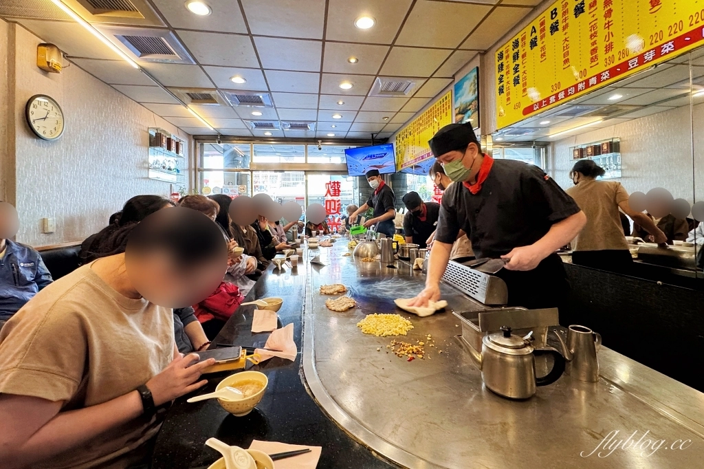 台中北屯｜嘉賓平價鐵板燒．還沒營業就在排隊，水湳大連路鐵板燒傳奇 @飛天璇的口袋