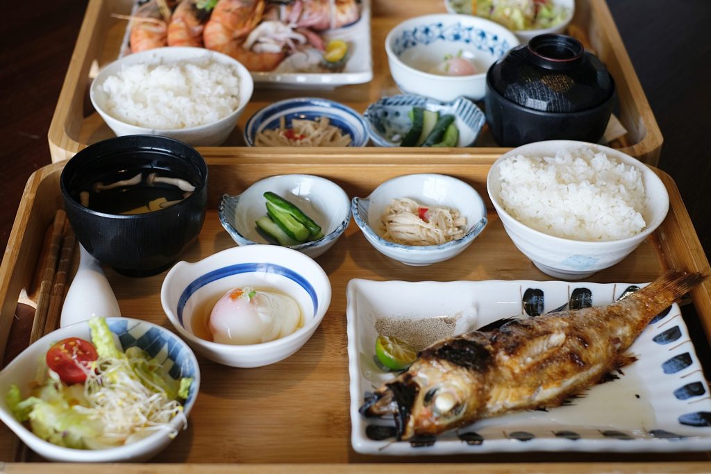 宜蘭礁溪｜里海咖啡，使用現流海鮮和在地食材，礁溪最美的庭園咖啡館 @飛天璇的口袋