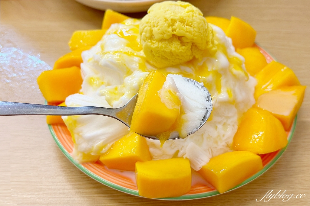 台中南屯｜黃家黑砂糖剉冰，料多味美的超人氣剉冰店，食尚玩家和蘋果日報採訪報導 @飛天璇的口袋