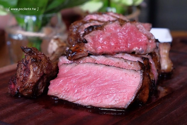 台中西區｜FORE restaurant，使用最古老的Grill烹調方式，位於台中美術館綠園道旁 @飛天璇的口袋