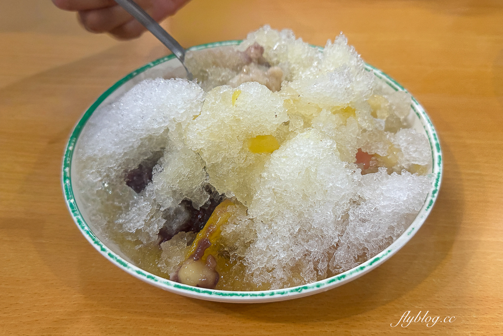 台中西屯｜清豐冰菓室．水湳市場30年的冰店，料多味美選擇性多 @飛天璇的口袋