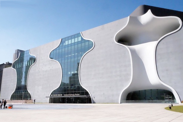 【台中西屯】台中國家歌劇院：伊東豊雄的現代建築，以自然為主題，結合劇院、商場、餐廳和空中花園 @飛天璇的口袋
