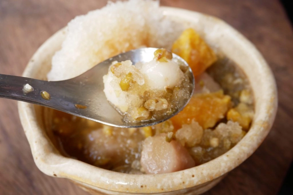 嘉義西區｜咱台灣人的冰，隱藏巷子裡的古早味剉冰店，友人驚呼全世界最好吃的蜜地瓜 @飛天璇的口袋