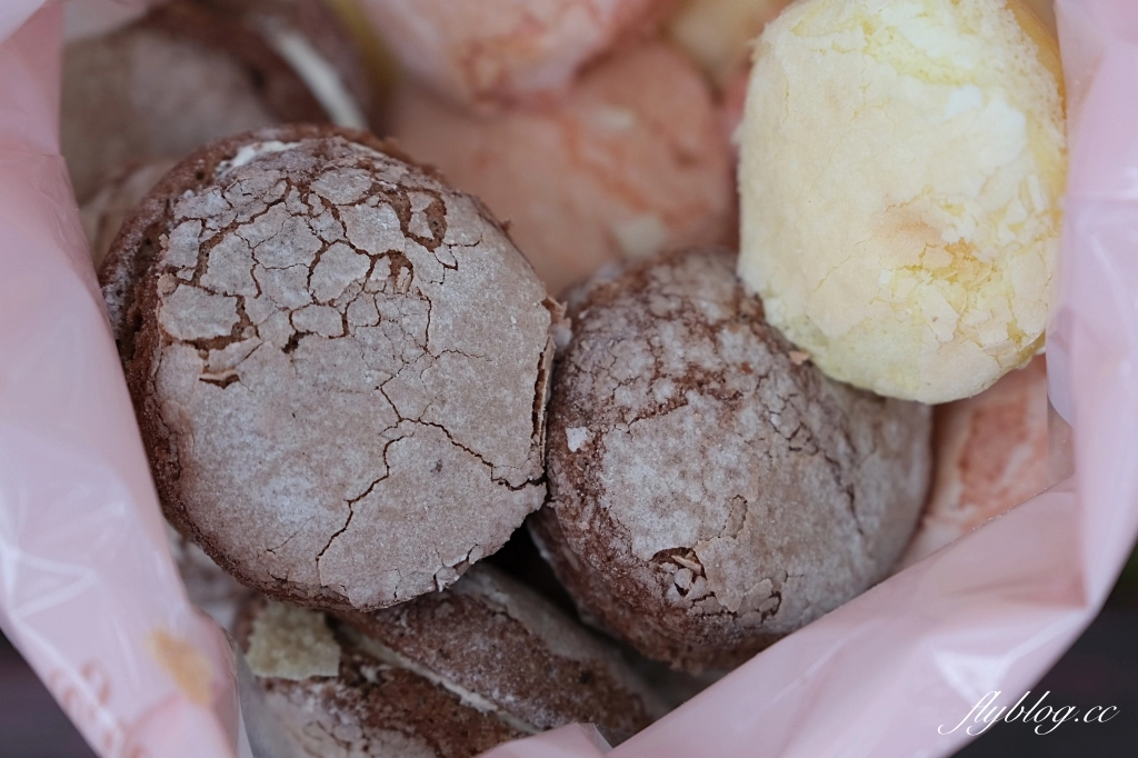 台中南區｜榮記餅店．好吃的台式馬卡龍牛粒，隱藏第三市場的老牌糕餅店 @飛天璇的口袋