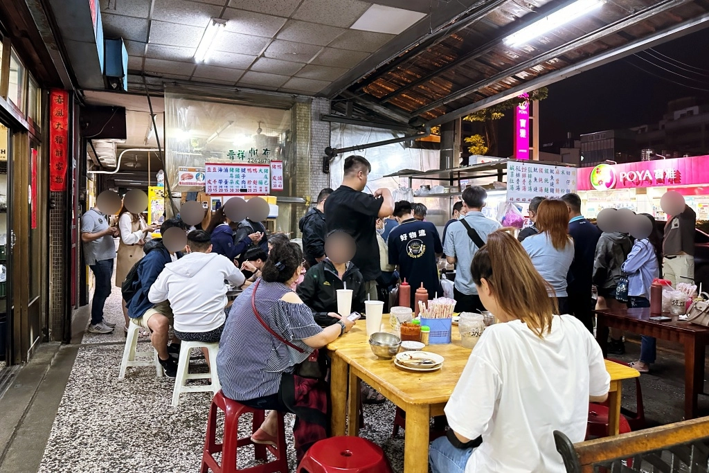 台中北屯｜松竹麵攤．松竹路上生意最好的麵店，營業到凌晨1點宵夜場 @飛天璇的口袋