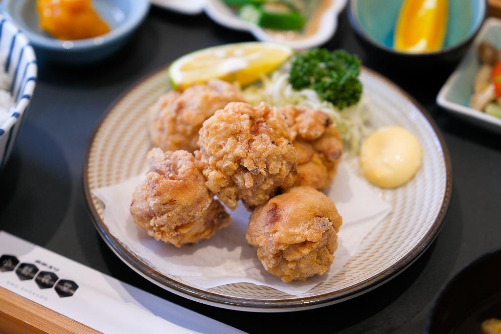 台中西區｜小野食堂．精明商圈日式定食餐廳，根本一秒到日本的感覺 @飛天璇的口袋