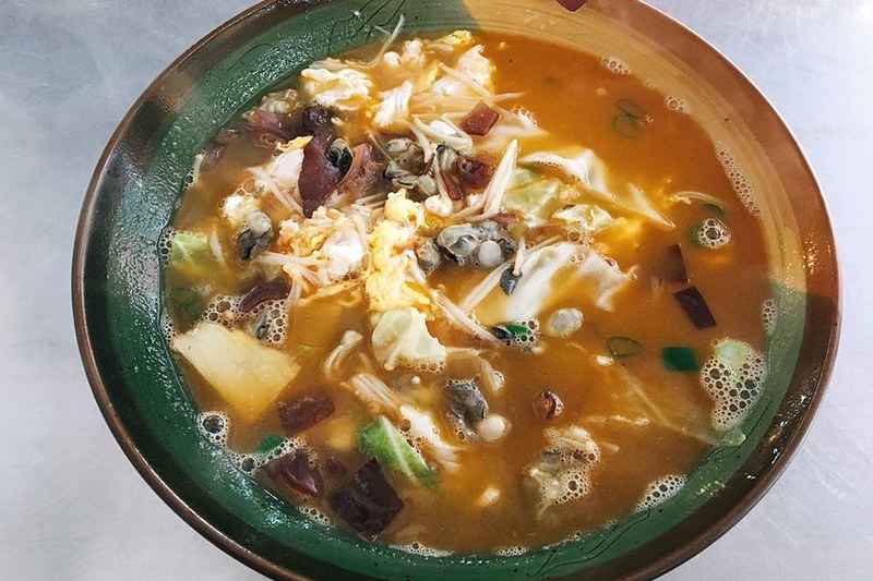 台中西區｜家味現炒．模範街老饕級美食，現點現做的媽媽味，必點麻油蚵仔麵線 @飛天璇的口袋