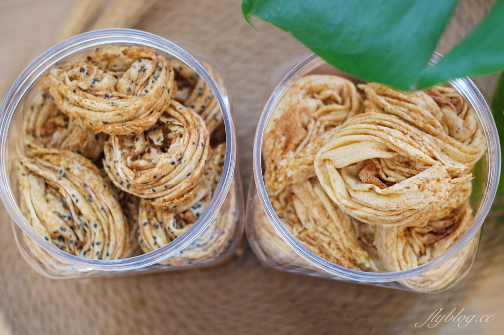 台中新社｜旺來蓁展蛋捲｜曾經一等就是半年的手工蛋餅，看起來毫不起眼卻是一口接一口 @飛天璇的口袋