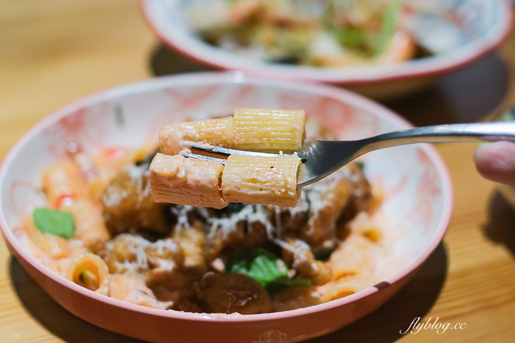 台中西區｜遊牧餐桌．地中海料理吃得到，忠勤街老宅義大利麵餐廳 @飛天璇的口袋