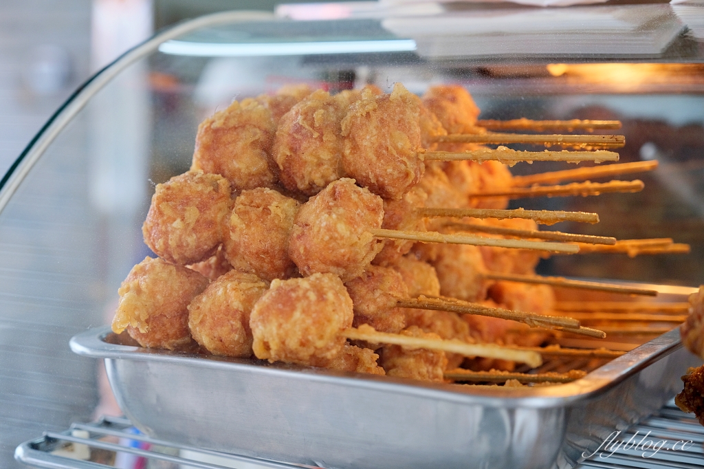 台中新社｜新社特製煎包．還沒出爐就排隊，像棒球一樣大的水煎包 @飛天璇的口袋