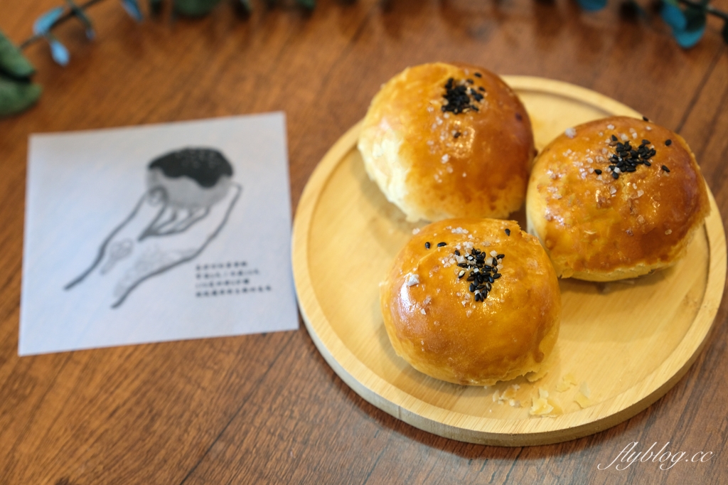 【2025台中蛋黃酥】20+台中蛋黃酥整理，你吃過幾間了？ @飛天璇的口袋