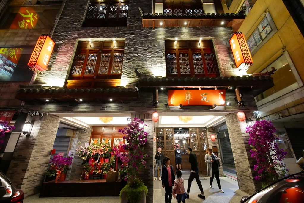 【台中中區】瓦庫麻辣鍋，瓦庫道地重慶麻辣火鍋，享受四川寬窄巷子用餐氛圍 @飛天璇的口袋