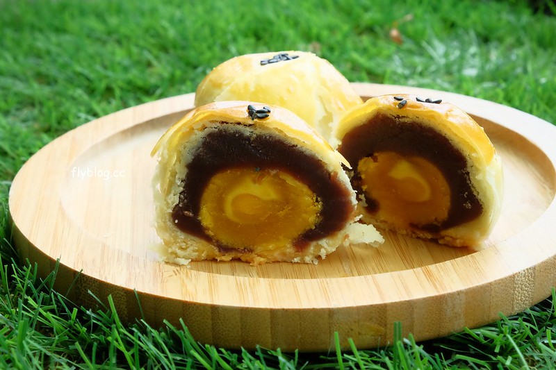 沐沐麵包｜網友在粉絲頁推薦的蔥阿胖，好吃軟嫩不油膩，中秋節的蛋黃酥也不錯 @飛天璇的口袋