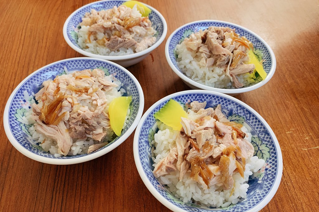 嘉義西區｜阿溪火雞肉飯．清爽好吃的雞肉飯和小菜，沒吃到招牌肉片飯和半熟蛋 @飛天璇的口袋