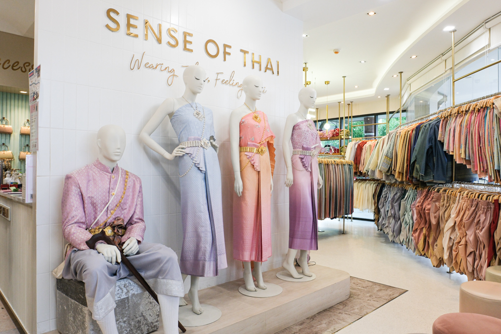 泰國曼谷｜Savoey Thai Restaurant Maharaj 上味泰餐館．瑪哈拉碼頭欣賞昭披耶河美景，穿泰服用餐打9折 @飛天璇的口袋