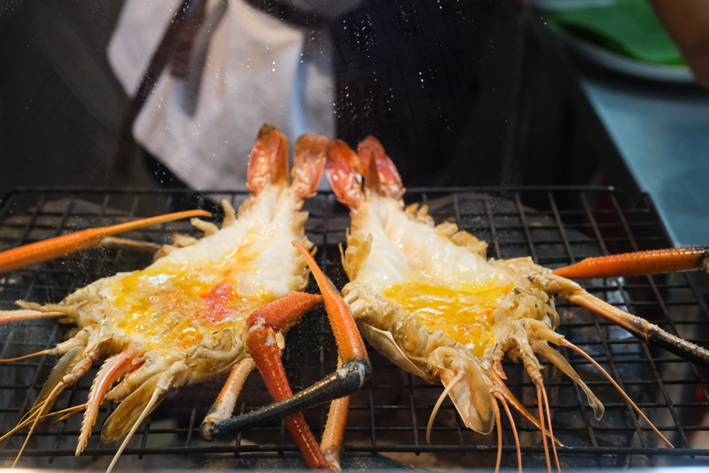 泰國曼谷｜Savoey Thai Restaurant Maharaj 上味泰餐館．瑪哈拉碼頭欣賞昭披耶河美景，穿泰服用餐打9折 @飛天璇的口袋