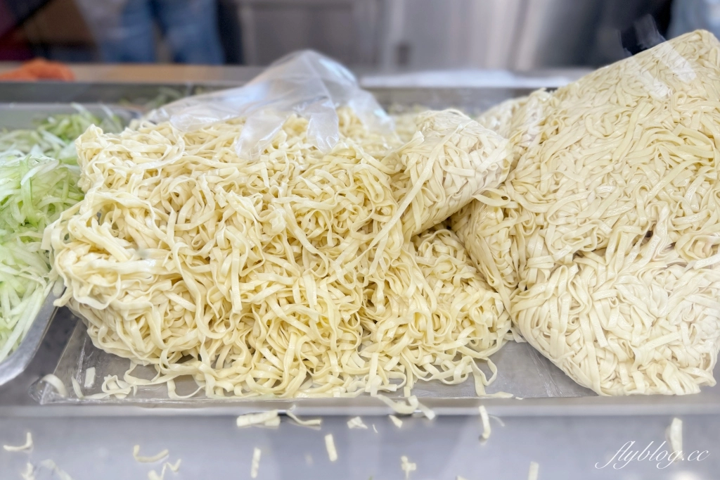 嘉義東區｜黃記涼麵涼圓．加了美乃滋的涼麵，南部限定別的地方吃不到 @飛天璇的口袋