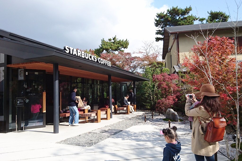 日本京都｜星巴克平等院表參道，日本京都宇治日本庭院風情的特色星巴克 @飛天璇的口袋