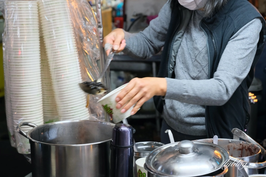 台中西屯｜水湳冷熱豆花．大鵬路30年豆花老攤，每天只營業3.5小時 @飛天璇的口袋