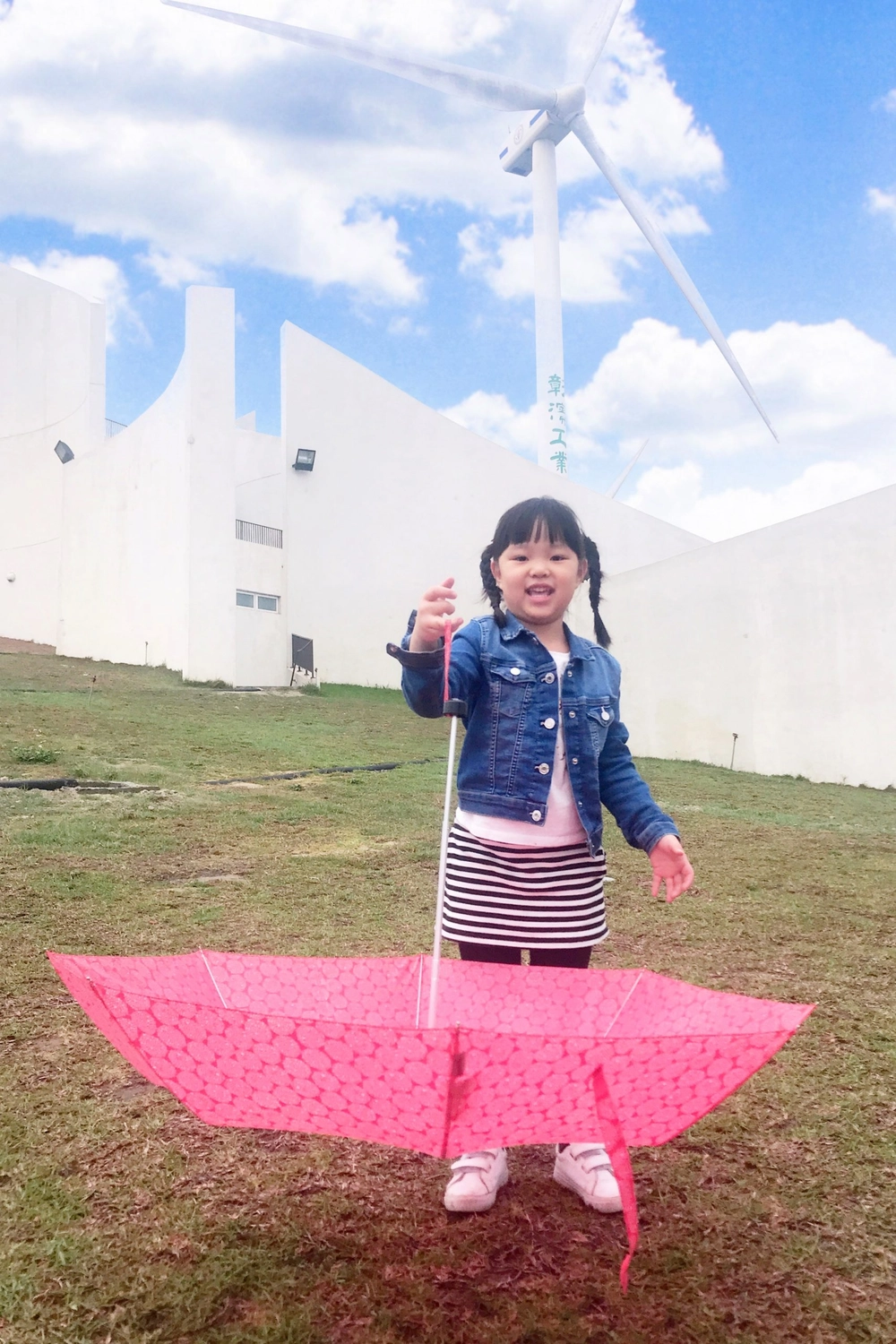 彰化伸港白色海豚屋｜伸港自然生態教育中心，一路順遊慶安水道和蛤蜊軍營，彰化伸港IG打卡熱門景點 @飛天璇的口袋