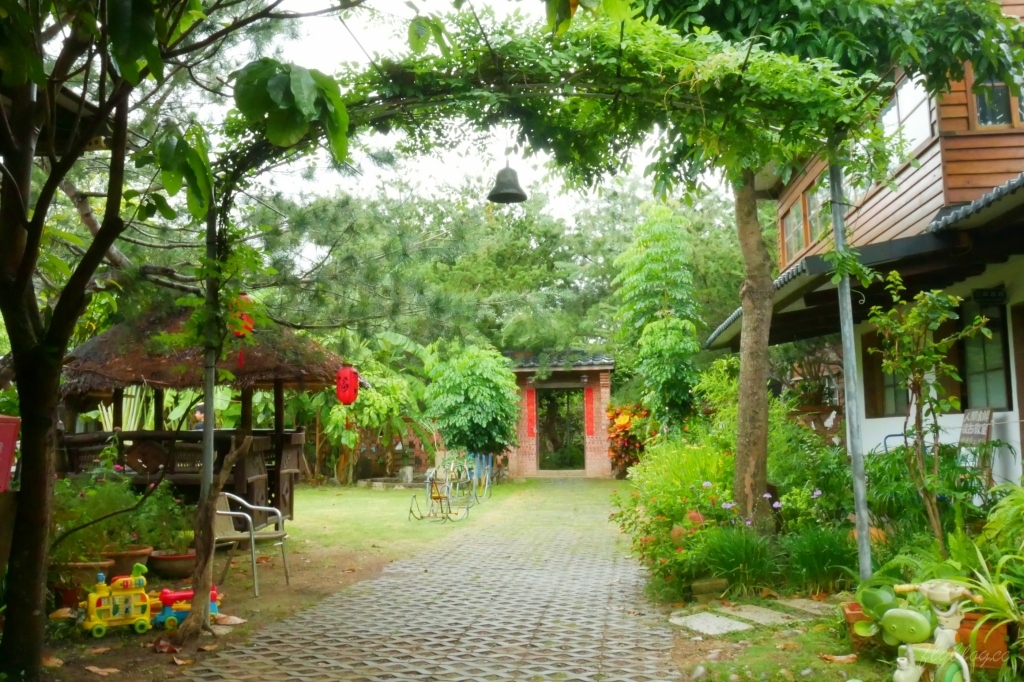 【台中沙鹿】人間食解，沙鹿庭園水池生態景觀餐廳，復古味十足的人間食解 @飛天璇的口袋
