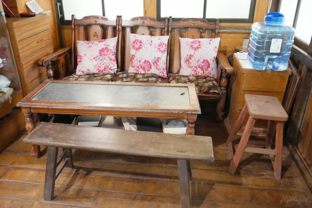 【台中沙鹿】人間食解，沙鹿庭園水池生態景觀餐廳，復古味十足的人間食解 @飛天璇的口袋